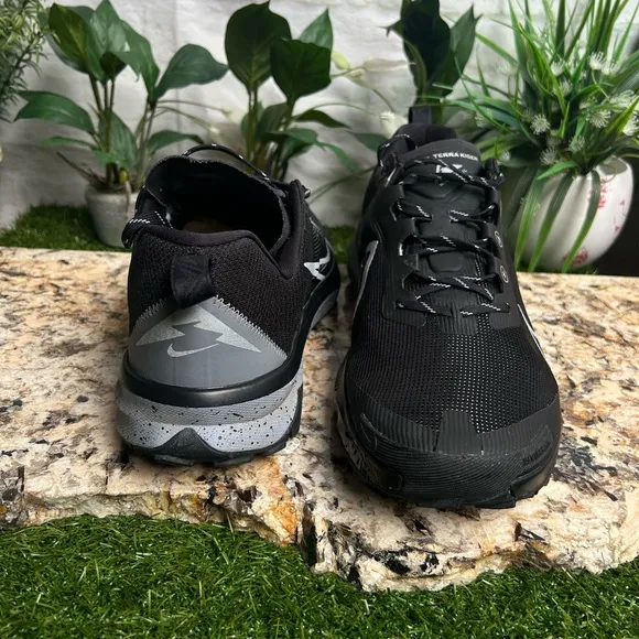 Nike TERRA Kiger 9Men's Trail-Running Shoes size 14 Blk/Gry/Slvr