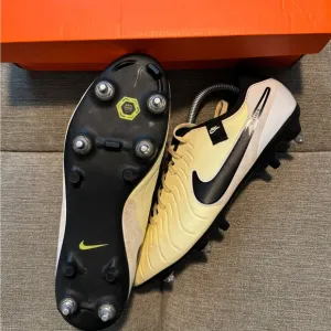 Nike tiempo SG-PRO cleats