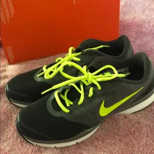 Nike Training Shoes: NWOT