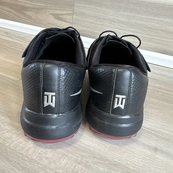 Nike TW 2017 Tiger Woods Golf Shoes Cleats Mens Size 10 880955 001