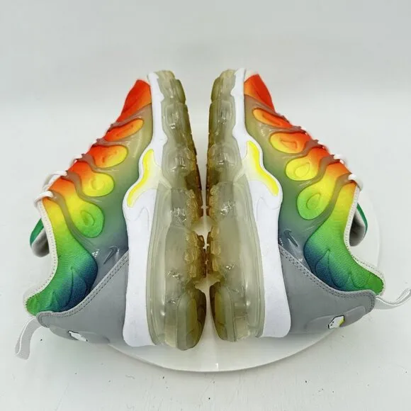 Nike Vapormax Plus  Men Size 10 924453-103 Retuned Air Rainbow Training Shoes