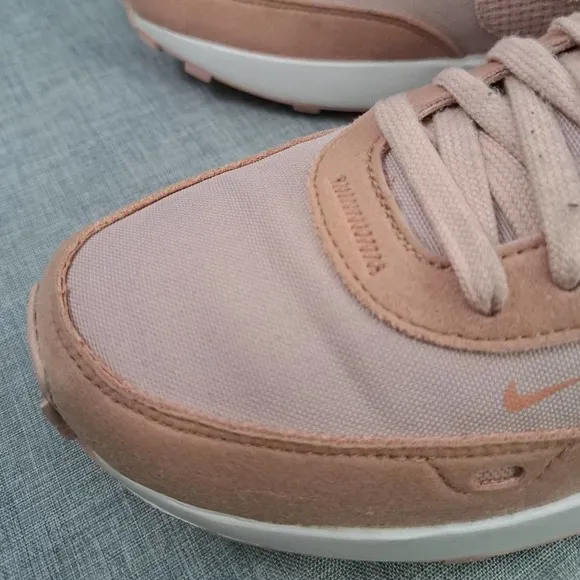 Nike Waffle One Trainer Womens Tennis Shoes Pink Oxford Rose Size 7.5 DM7604-600