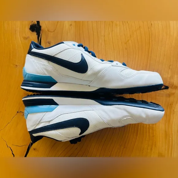 Nike White and Navy Sneakers Tennis Shoes Size 110