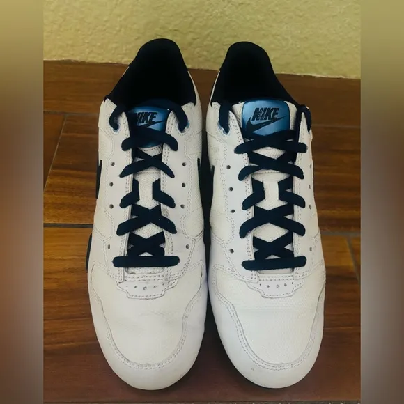 Nike White and Navy Sneakers Tennis Shoes Size 110