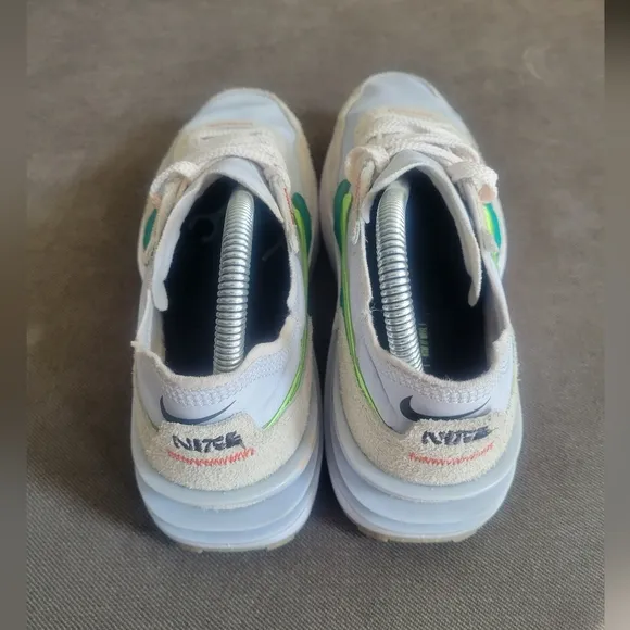Nike Womens 9 Shoes Waffle One SE Low Double Swoosh Grey Ghost Green DX4309-001