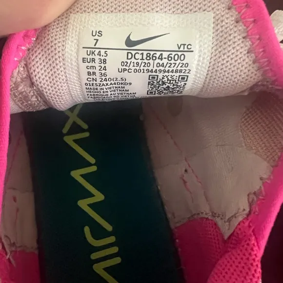 Nike Women's Air Max 270 Tennis Shoes Size 7