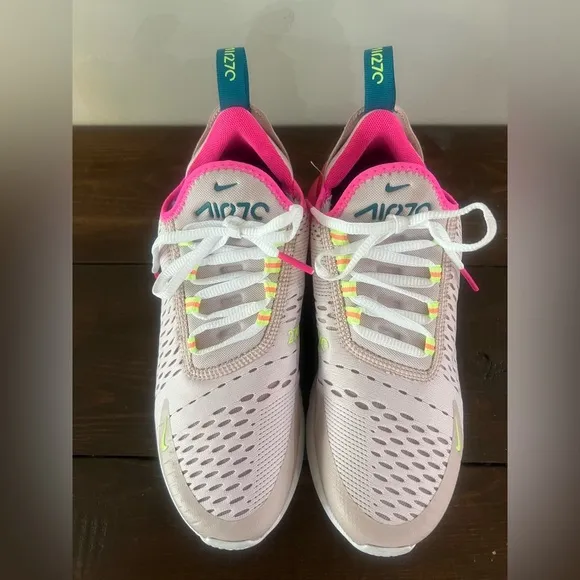 Nike Women's Air Max 270 Tennis Shoes Size 7