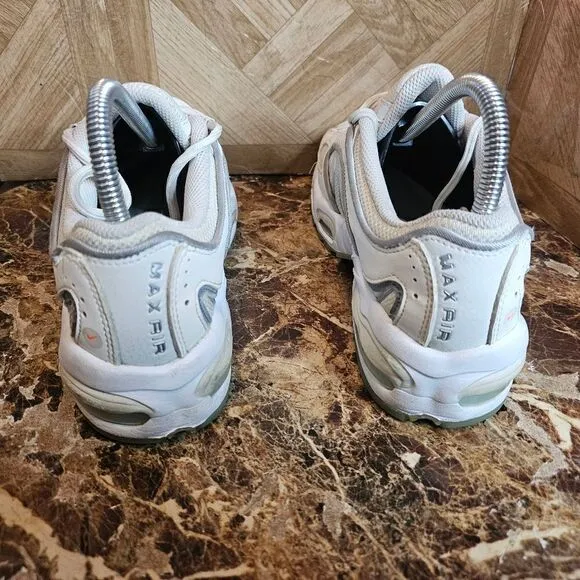 Nike women's Air Max Tail Wind white running training shoes size 7.5.
