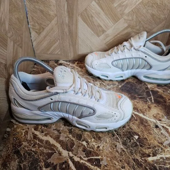 Nike women's Air Max Tail Wind white running training shoes size 7.5.