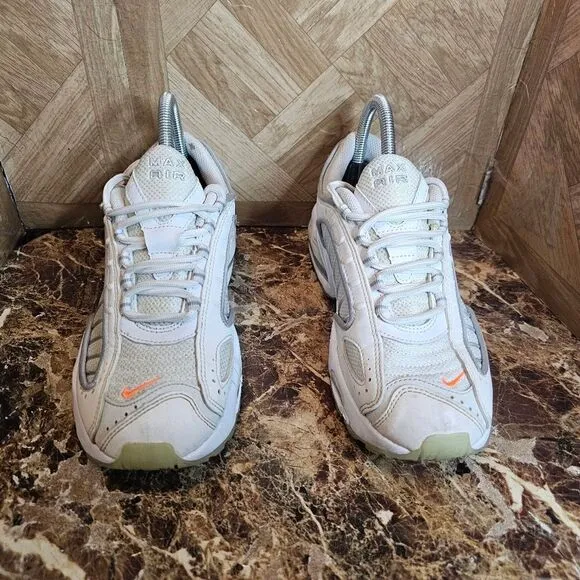 Nike women's Air Max Tail Wind white running training shoes size 7.5.