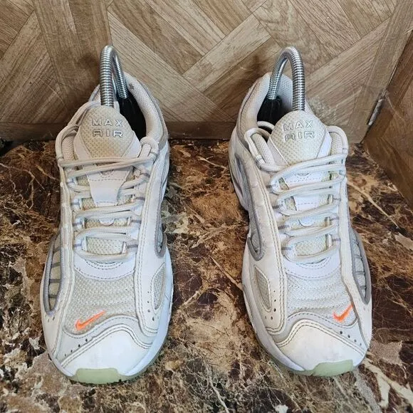 Nike women's Air Max Tail Wind white running training shoes size 7.5.