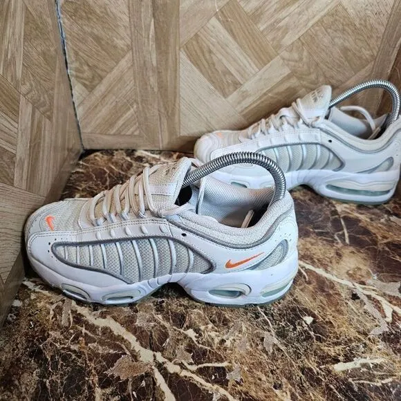 Nike women's Air Max Tail Wind white running training shoes size 7.5.