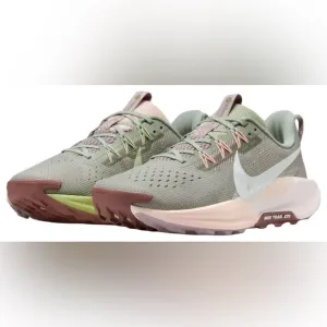 Nike Women's Pegasus Trail 5 Running Shoes, green pink, sz 10, NWB