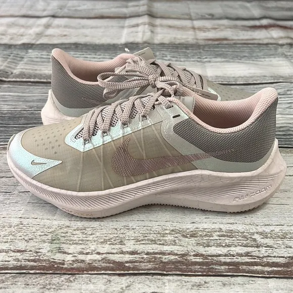 Nike Women’s Winflo 8 PRM Grey Fog/Barely Rose-Pale Coral Size 8 ( DA3056-001 )