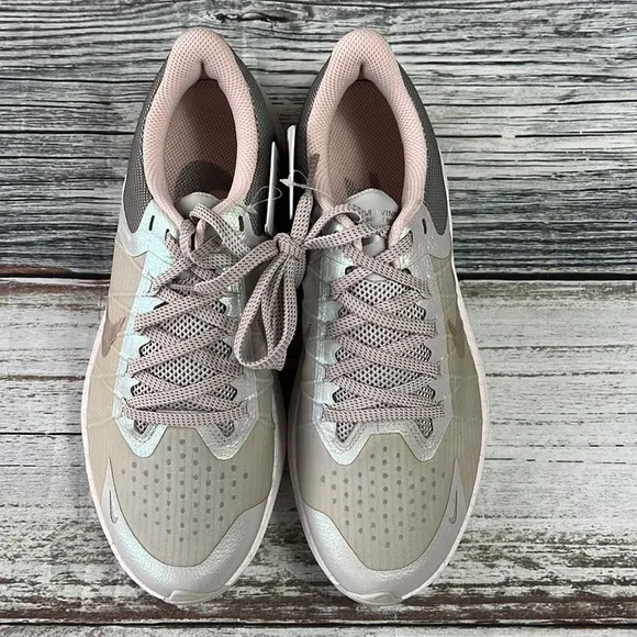 Nike Women’s Winflo 8 PRM Grey Fog/Barely Rose-Pale Coral Size 8 ( DA3056-001 )