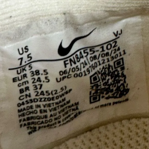 Nike Women’s Zoom Fly 6 Road Racing Shoes Sz 7.5 Pale Ivory Crimson Carbon Plate