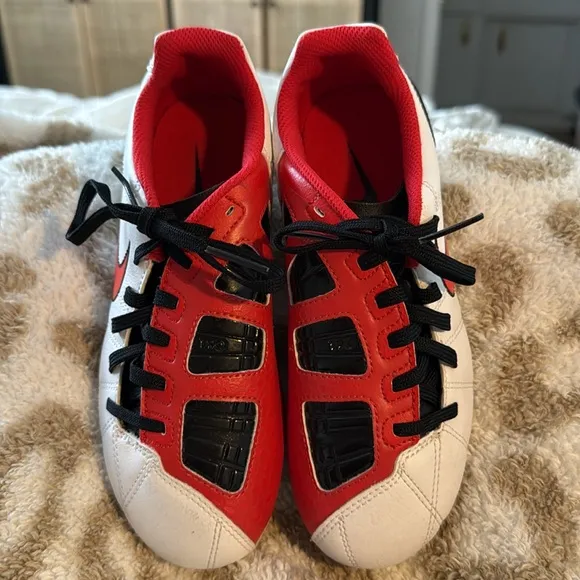 NIKE Youth TOTAL 90 SHOOT III FG SOCCER SHOES CLEATS 385409-160 2011 Size 2.5