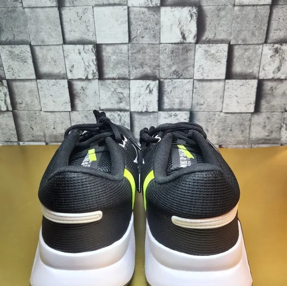 Nike Zoom GP Challenge 1 Iack White Hard Court Size 11.5  Tennis Shoes