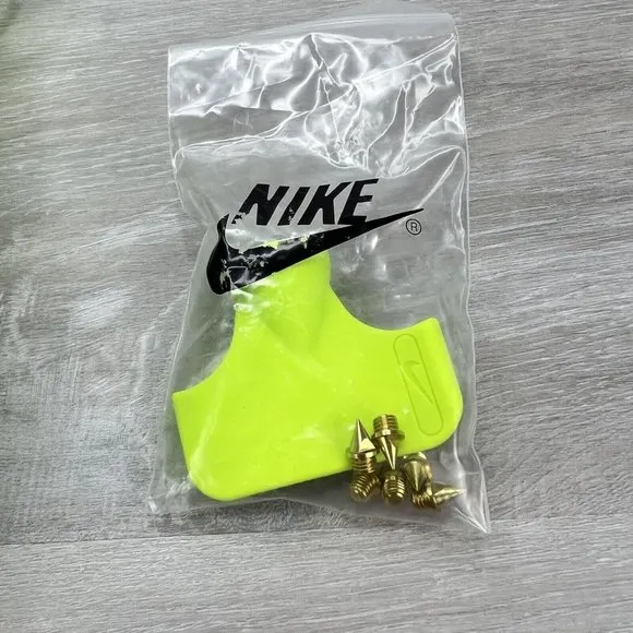 Nike Zoom Mamba V Track Spikes Shoes Volt Green Field DR9945-700 Men's Size 11.5