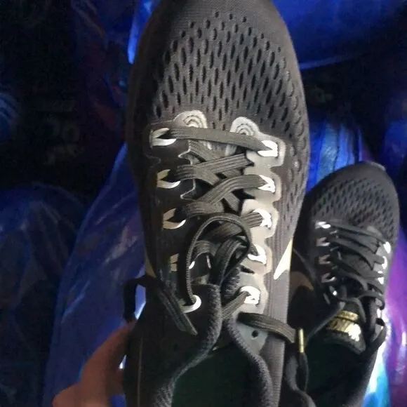 𝅺Nike zoom tennis shoes