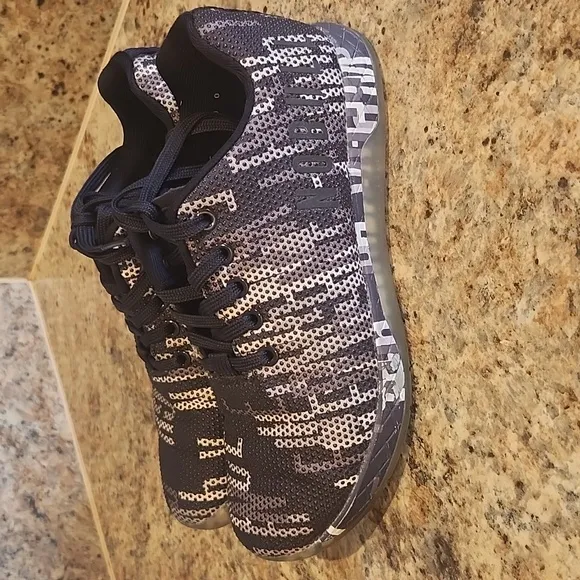 No Bull training shoes size 8