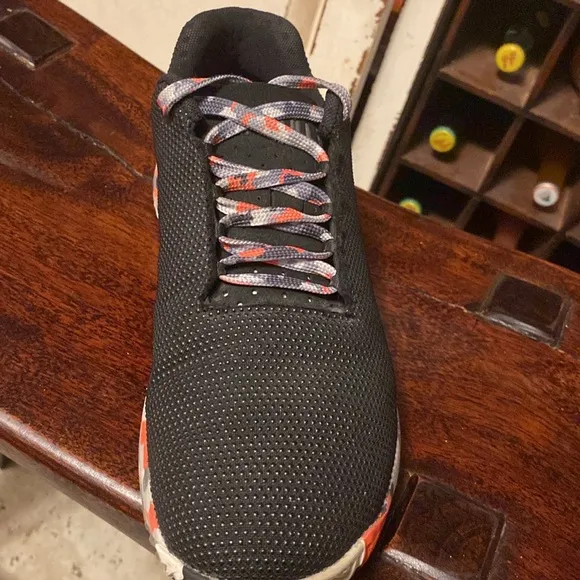 NOBULL Black Trainers Red Black Camo Midsole Men’s size 8.5