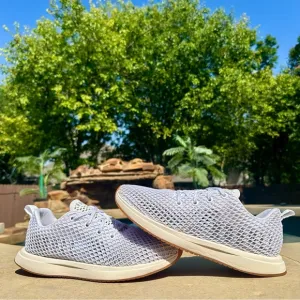 Nobull Diamond Mesh Flex Runner Sneakers in White - Size 9.5 Men’s, 11 Women’s