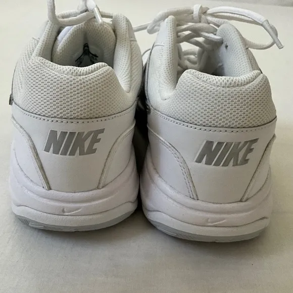 NWOB NIKE Leather Tennis Shoes Sneakers White Size 9.5W