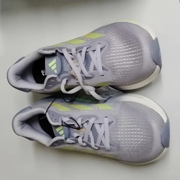 nwob Supernova Solutions  tennis shoes
