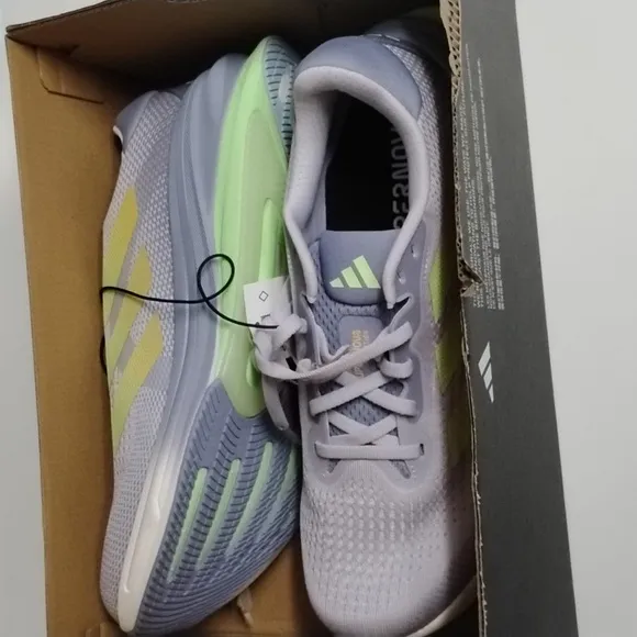 nwob Supernova Solutions  tennis shoes