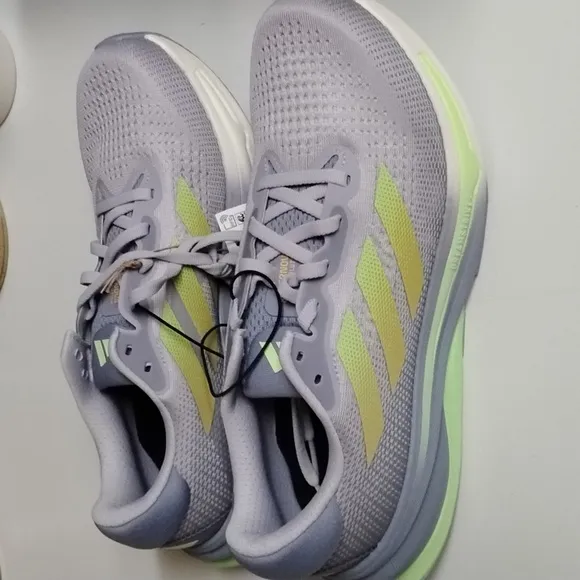 nwob Supernova Solutions  tennis shoes
