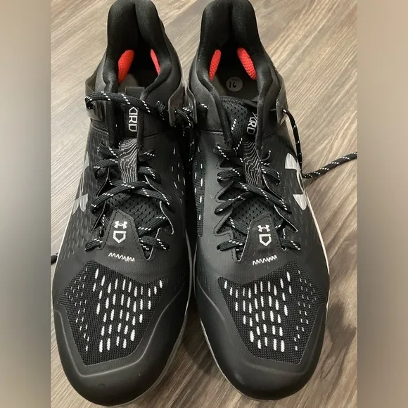 NWOB Under Armour Yard Low MT Baseball Cleats Men’s Size 16 Black Shoes