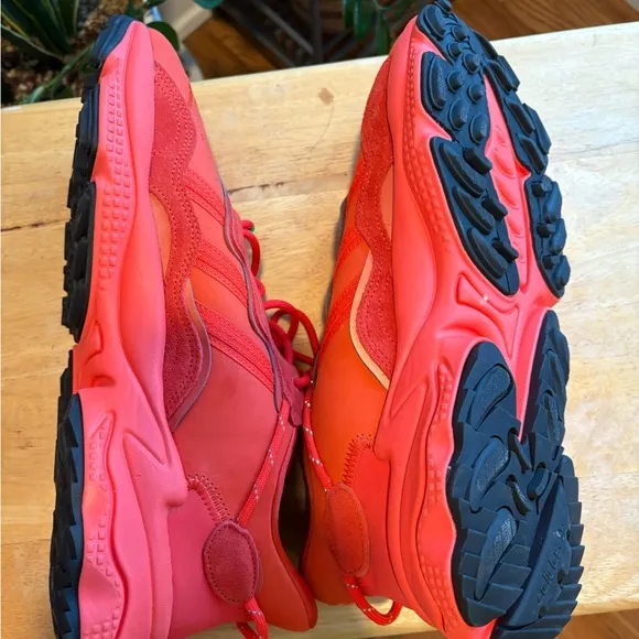 NWOT Adidas Mens Oozweego Tr Sneakers Red Size 14 Athletic Outdoor Running Shoes