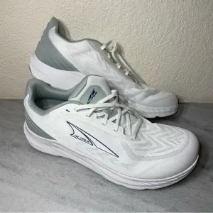 NWOT Altra Mens Rivera 4 Road Running Shoe White