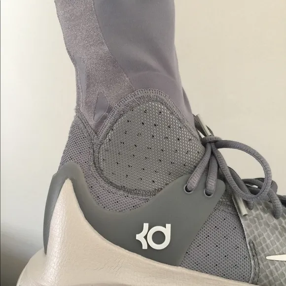NWOT Kevin Durant KD Tennis Shoes