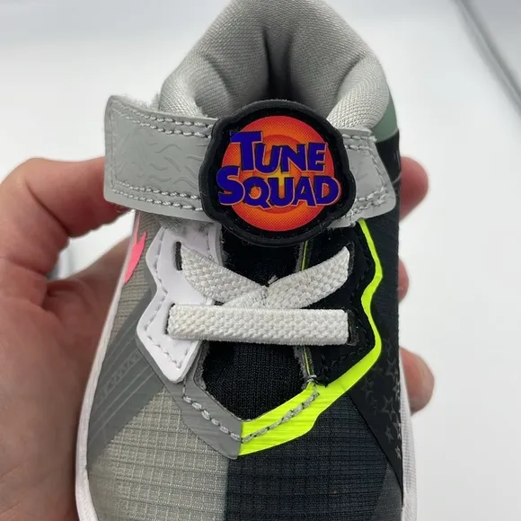 NWOT Nike Lebron Tune Squad Space Jam Kids Shoe SZ 4C