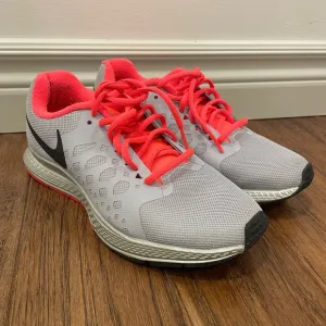 NWOT Nike Tennis Shoes