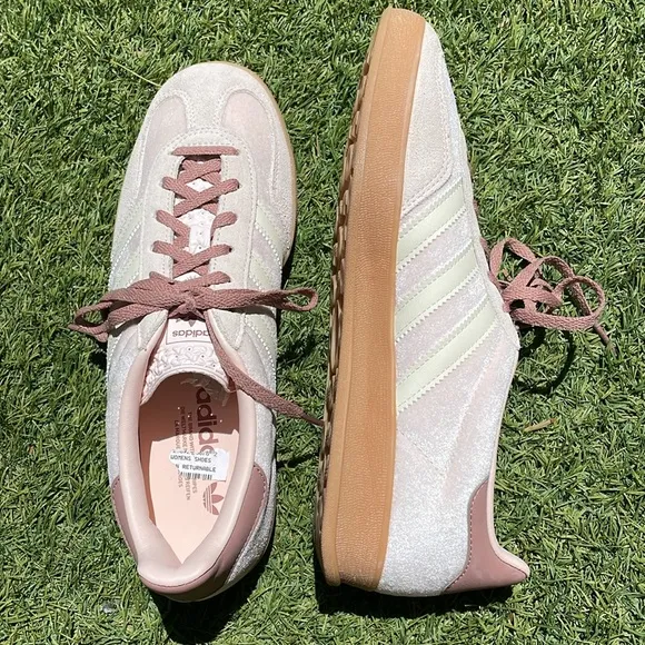 NWT ADIDAS Gazelle Indoor Shoes!
