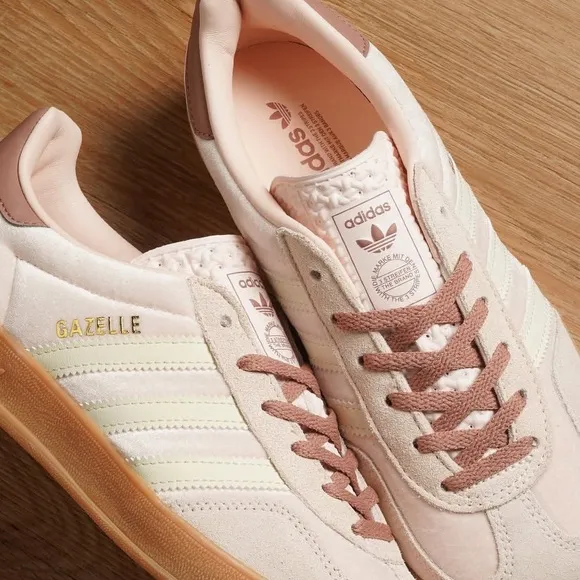 NWT ADIDAS Gazelle Indoor Shoes!