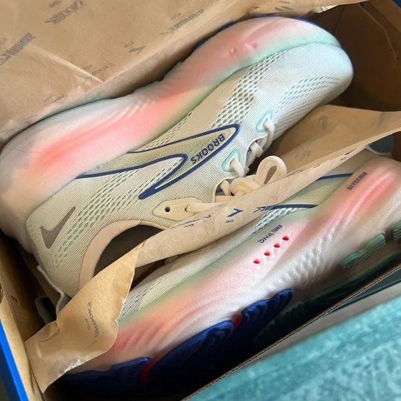 NWT! Brooks Women's Glycerin 22 Running Shoes
