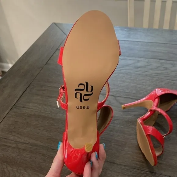 NWT BURJU Amante Thick Ankle Strap Heeled Sandals | Red | 9 1/2