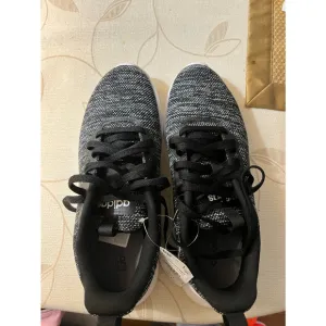NWT (no box) Adidas Puremotion Fx8921 running shoe.Men Size 9.5