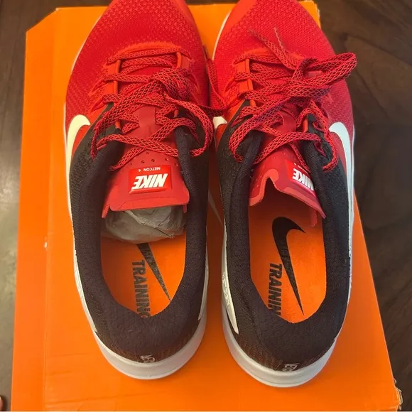 NWT RARE Mens Metcon red/black Training Shoes 9.5