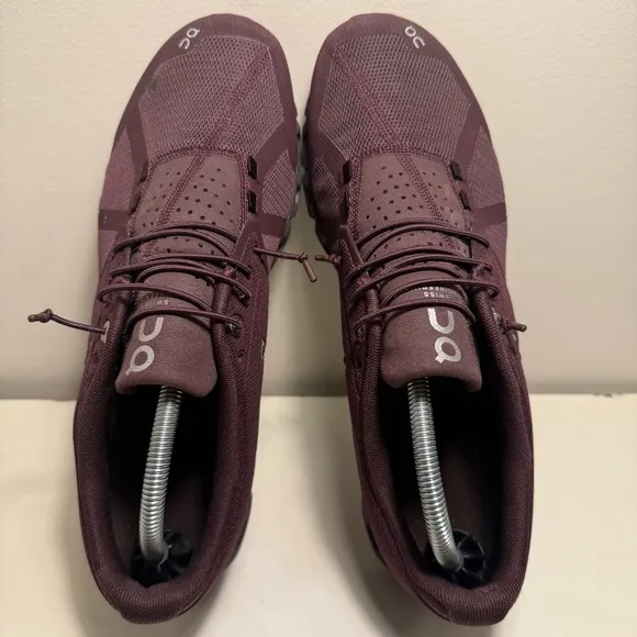On Cloud 5 Red Men’s Size 10.5 Athletic Running Training Shoes