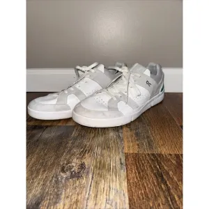 On Cloud Men The Roger Clubhouse Size 12.5 White Green Athletic Running Shoes