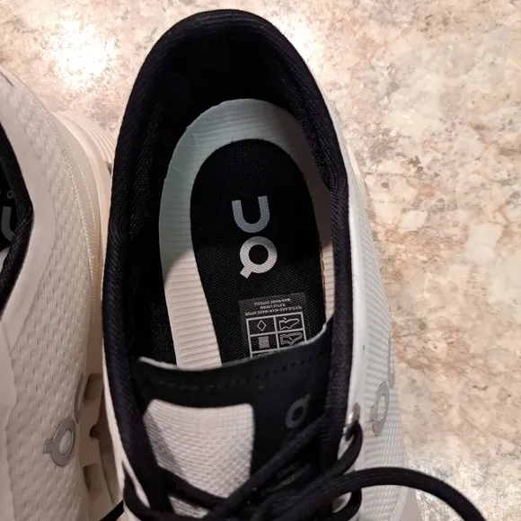 On Cloud X 2.0 White Black Cloudtec Running Shoes (40.99707) Men's Size 11.5 EUC