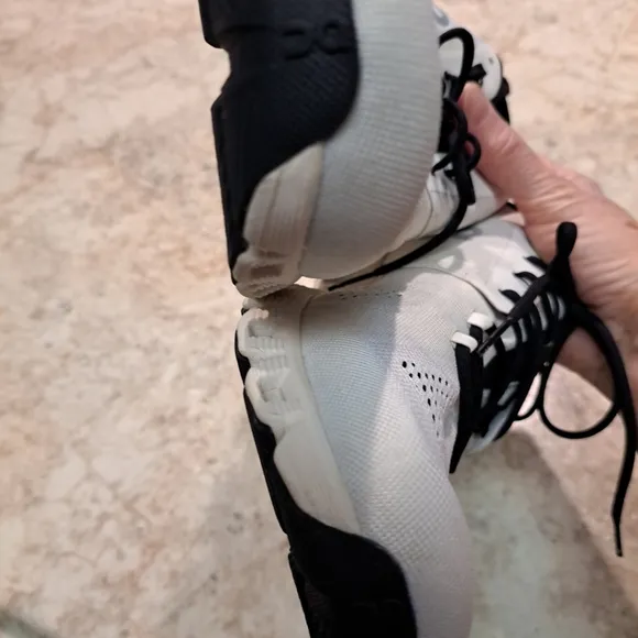 On Cloud X 2.0 White Black Cloudtec Running Shoes (40.99707) Men's Size 11.5 EUC