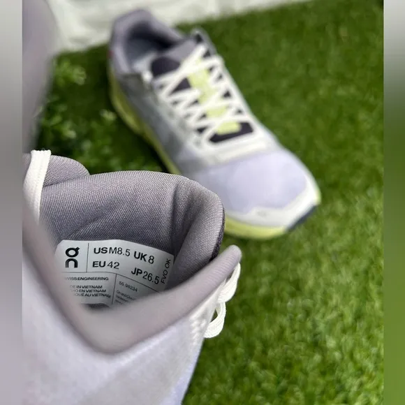 ON Cloudgo MEN  Frost | Hay size 8.5 new