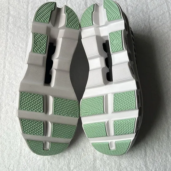 On Cloudmonster Men’s Frost/Black Shoes