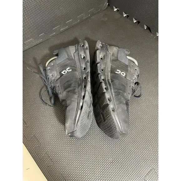 On Cloudrunner‎ Black Athletic Shoes Sneakers Tennis Shoes Size 9.5 Mens